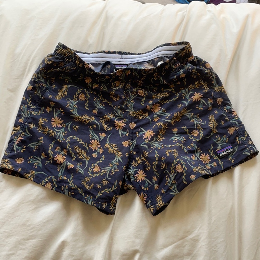 Patagonia Baggies shorts - hippie wildflower print
